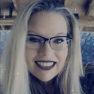 Meet your Posher, Cassandra